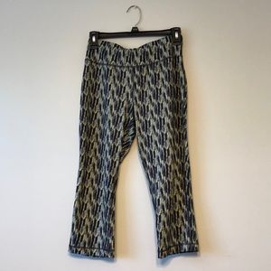 Women’s high waisted mid-calf athletic leggings